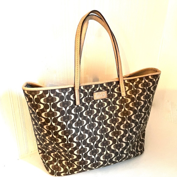 🔥🔥 Take 20% off COACH Coach Signature Tote Bag F25673Brown / Beige  PVC … - Picture 1 of 15
